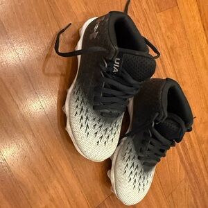 Under Armour Black and White boys football cleats size 1